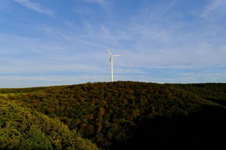 In Beltheim findet sich die erste große Windenergieanlage im Hunsrück sowie einige Repoweringprojekte.